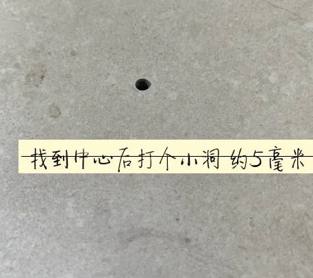 皇姑瓷砖空鼓维修公司专业解答在瓷砖铺贴过程中，如果砂料搅拌不均匀，将会带来以下问题